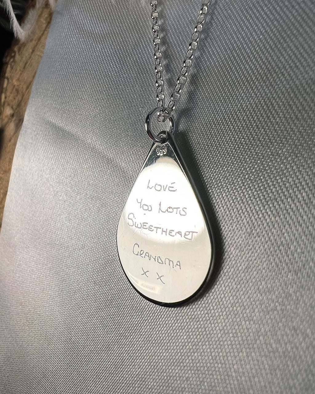 Handwriting Teardrop pendant