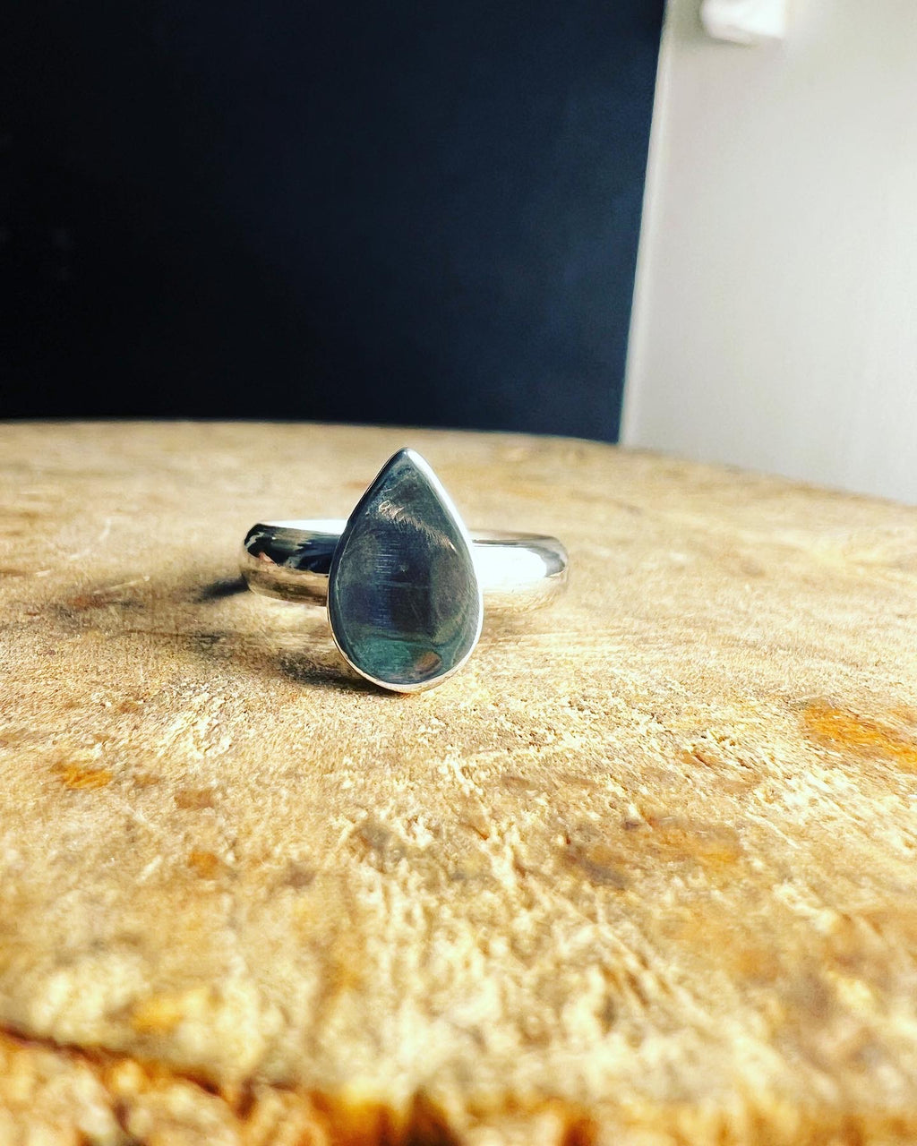 Teardrop silver ashes ring