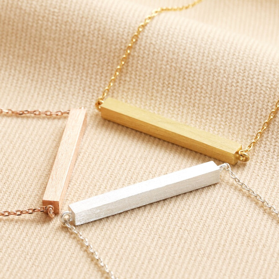 Horizontal bar necklace