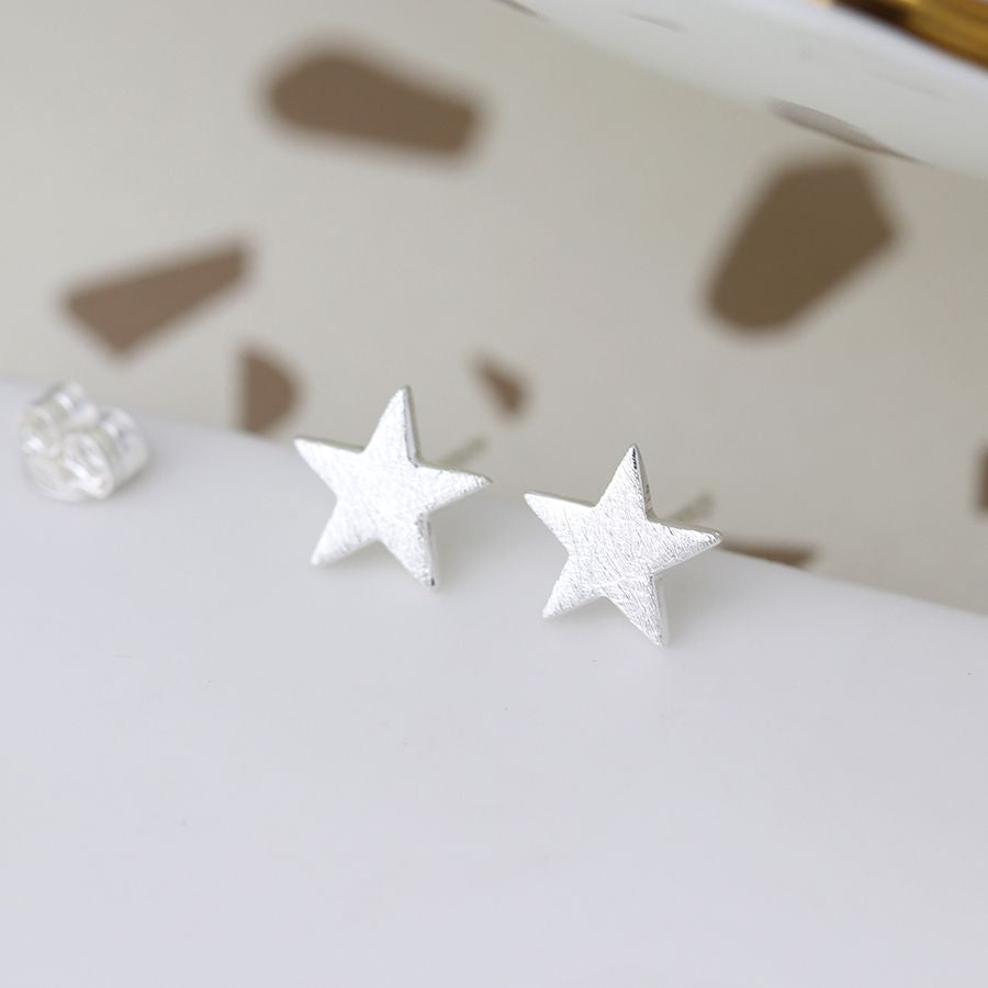 Star scratch studs