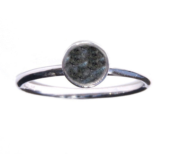 Ashes single band ring