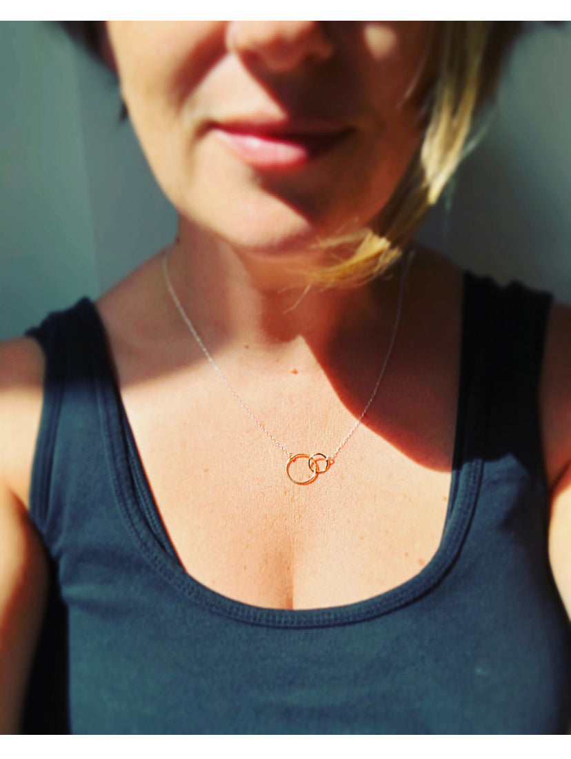 Linked hoop pendant