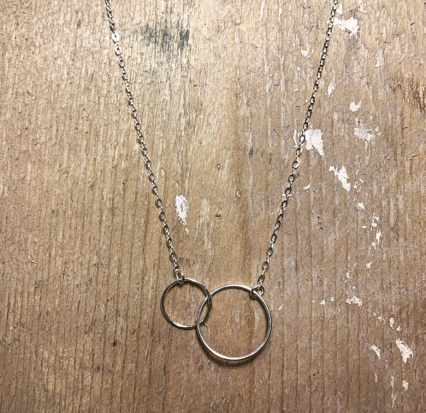 Linked hoop pendant