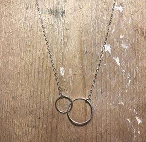 Linked hoop pendant